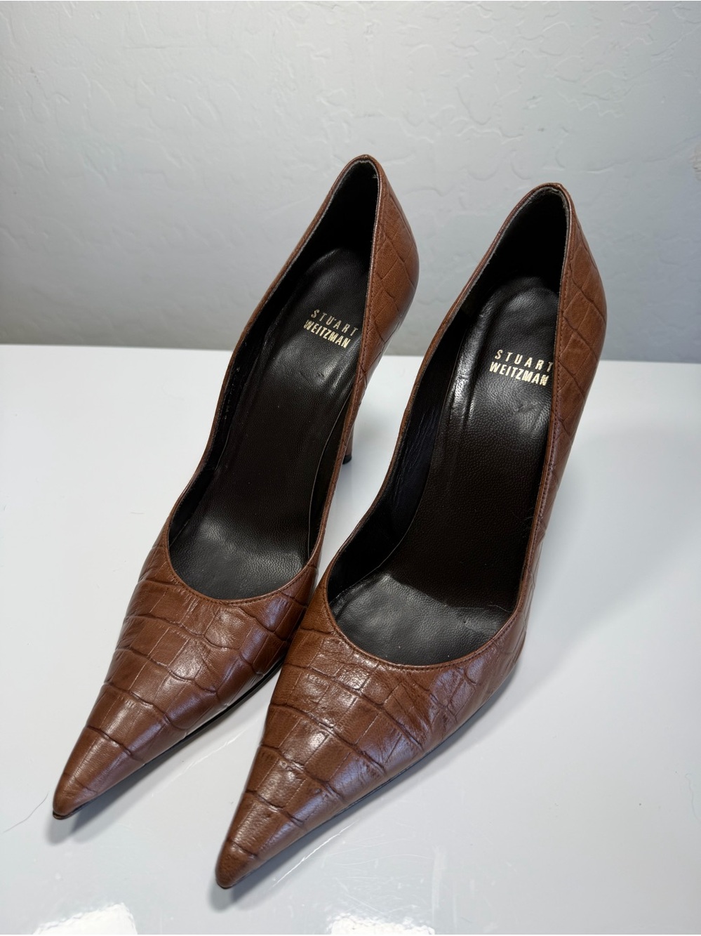 Stuart Weitzman Brown Croc Embossed Leather Pointed Toe Heels Size 9